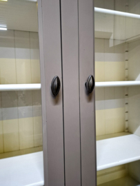 Hoge buffetkast –  strak en tijdloos