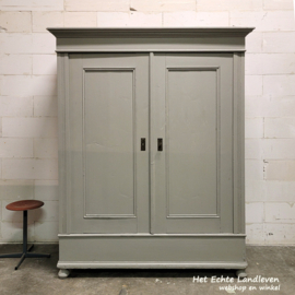 Vintage Kast - Strak Design  /a 4571