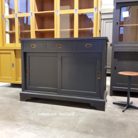 Verkocht / Dressoir e 4155