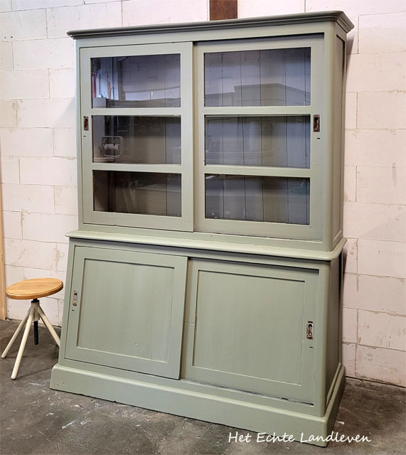 Stoere  Oude Buffetkast / a4629