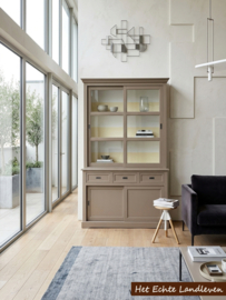 Hoge buffetkast –  strak en tijdloos