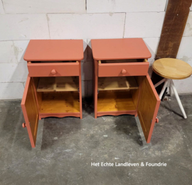 Set van 2 vintage kastjes in iron Dust