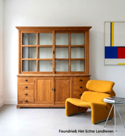 Unieke buffetkast in originelen hout