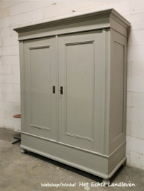 Vintage Kast - Strak Design  /a 4571