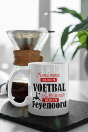 Normale mannen kijken voetbal