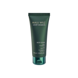 Luxury Moments Body Scrub 2023