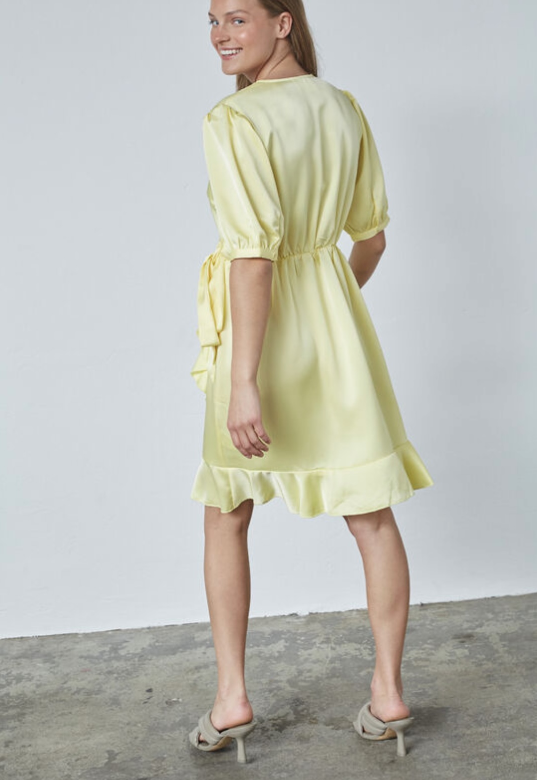 SistersPoint jurk GIVEA | Pale banana