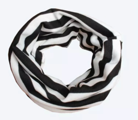Black/white collar scarf