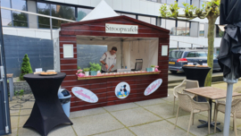 Stroopwafelkraam 2 uur uitdelen.