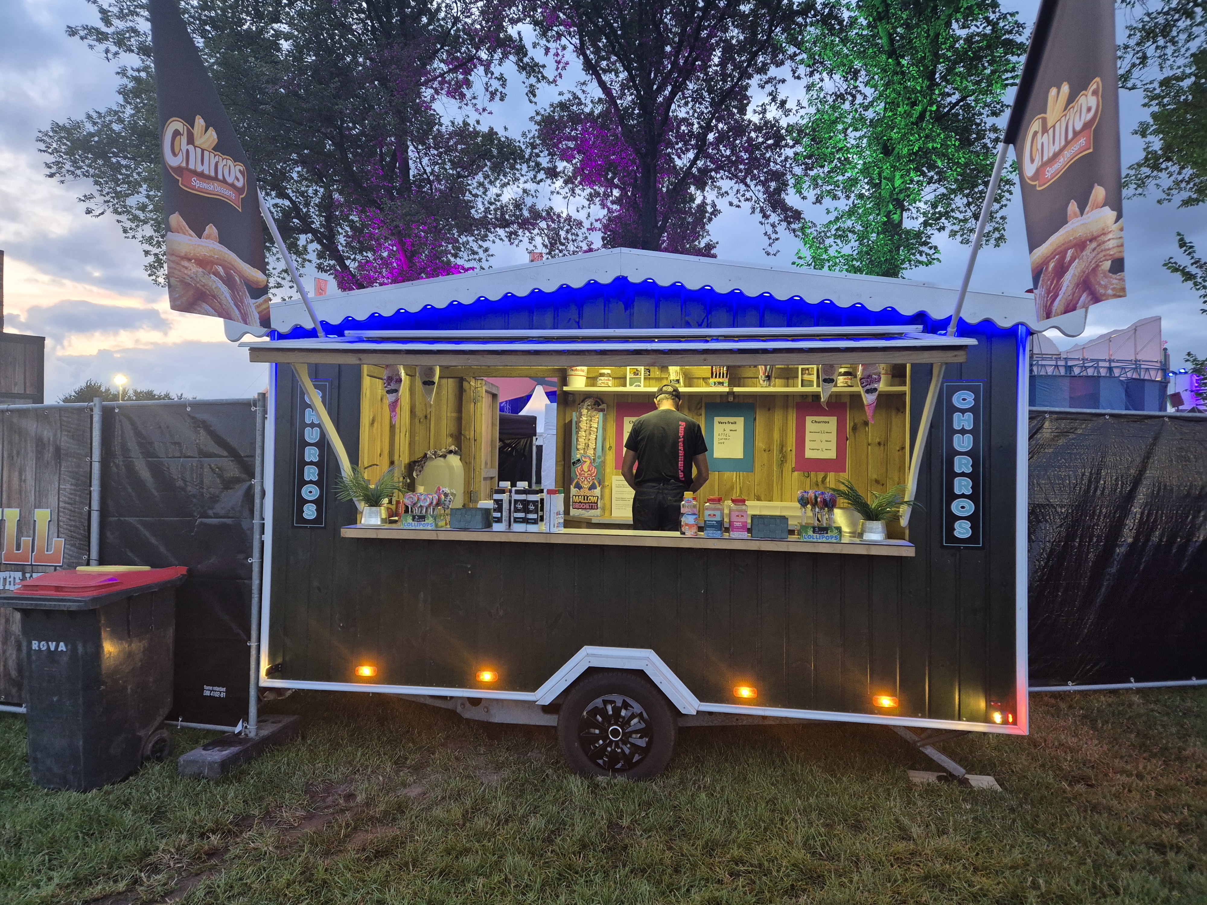 Churros kraam xxl 2 uur uitdelen.
