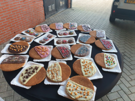 Stroopwafel kraam 2 uur uitdelen.