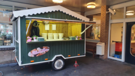 Oliebollen Kraam 2 uurtjes onbeperkt uitdelen.