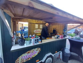 Wafelkraam inclusief bakker 2 uurtjes uitdelen.