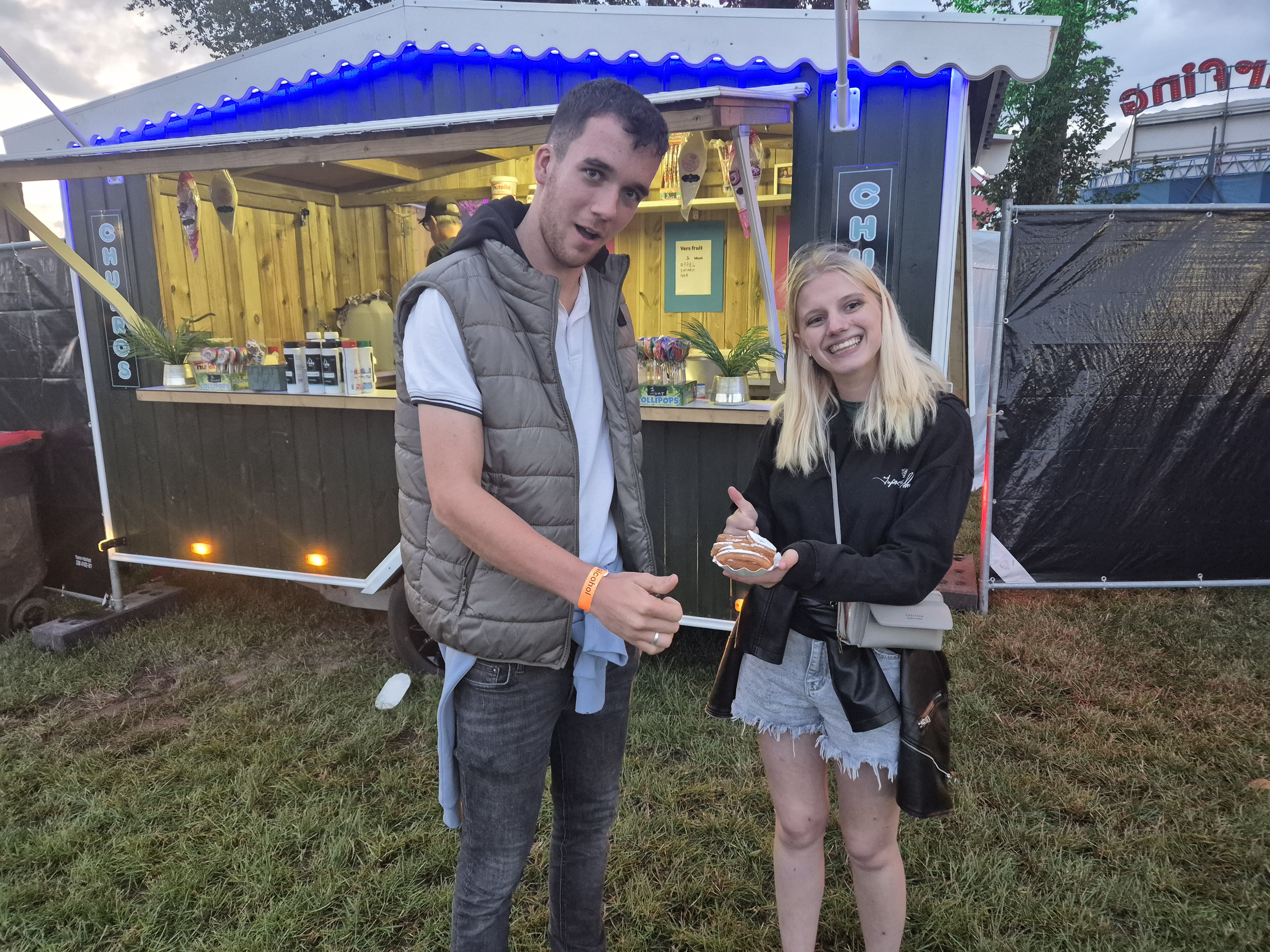 Churros kraam xxl 2 uur uitdelen.