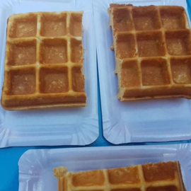 Wafelkraam inclusief bakker 2 uurtjes uitdelen.