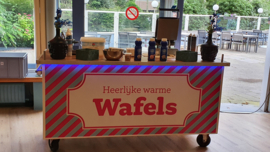 Wafelkraam inclusief bakker 2 uurtjes uitdelen.