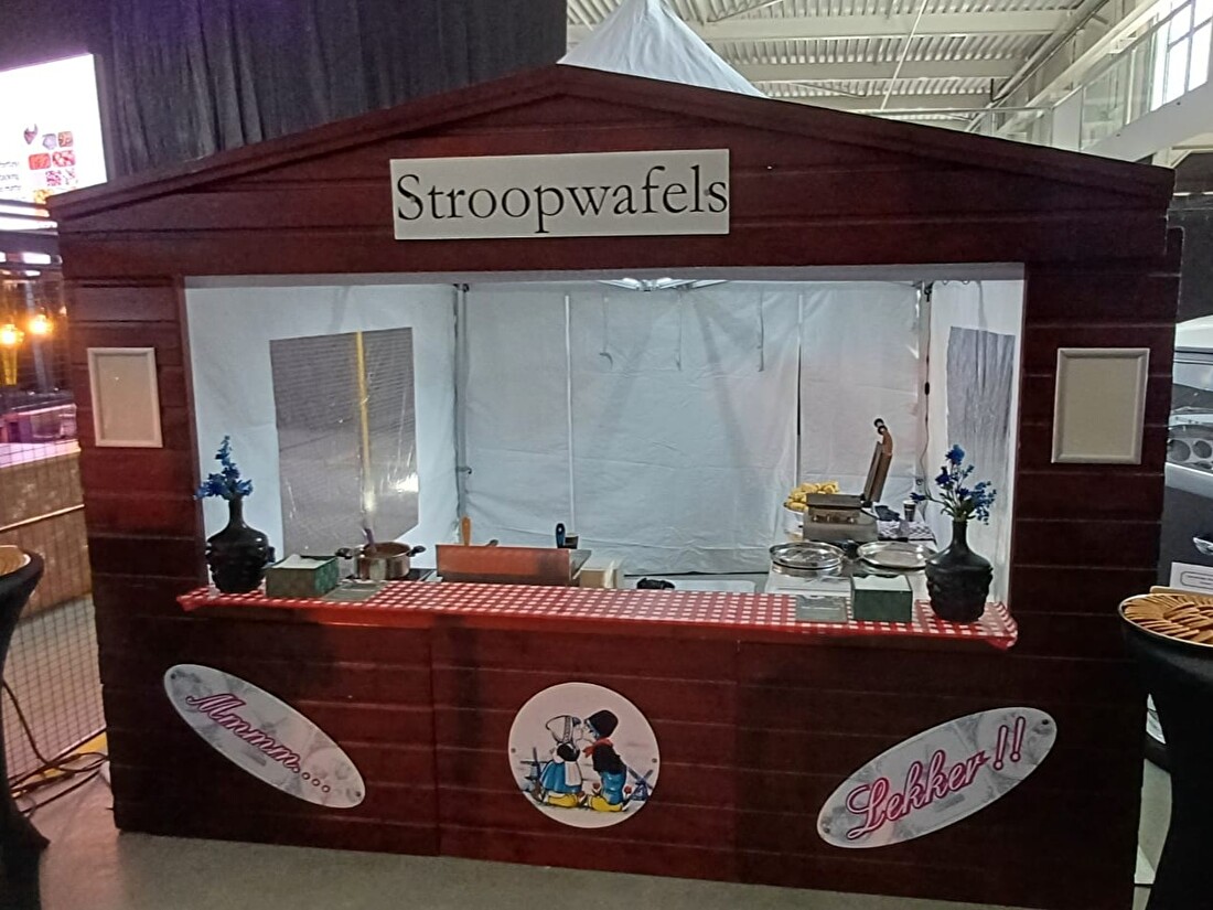 Stroopwafelkraam van Funverhuur met versgebakken stroopwafels voor bedrijfsfeesten, festivals en evenementen