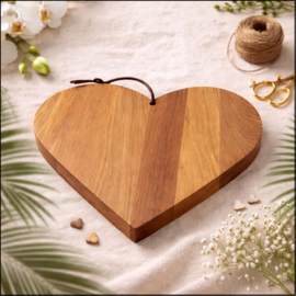 BORRELPLANK HART - massief eikenhout in hartvorm - 30x34cm