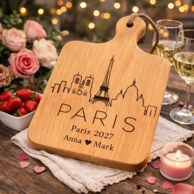 Bestel een persoonlijke borrelplank met de skyline van Parijs erop gegraveerd, snel in huis