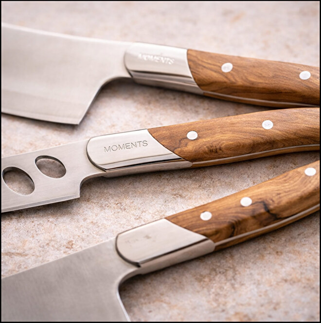 3-delige kaasmessen set met olijfhouten handgrepen en luxe cadeauverpakking