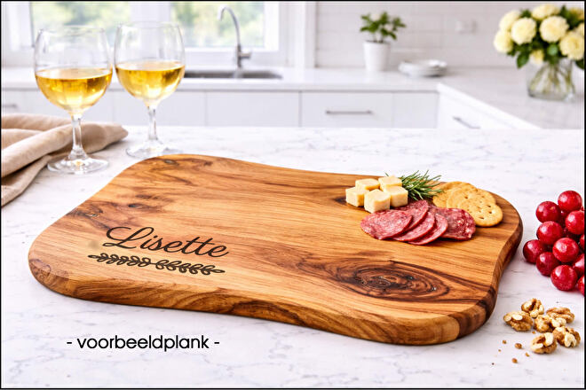 Houten Borrelplank Cadeau met jouw eigen tekst, start met personaliseren en ontvang een gratis digitaal ontwerp