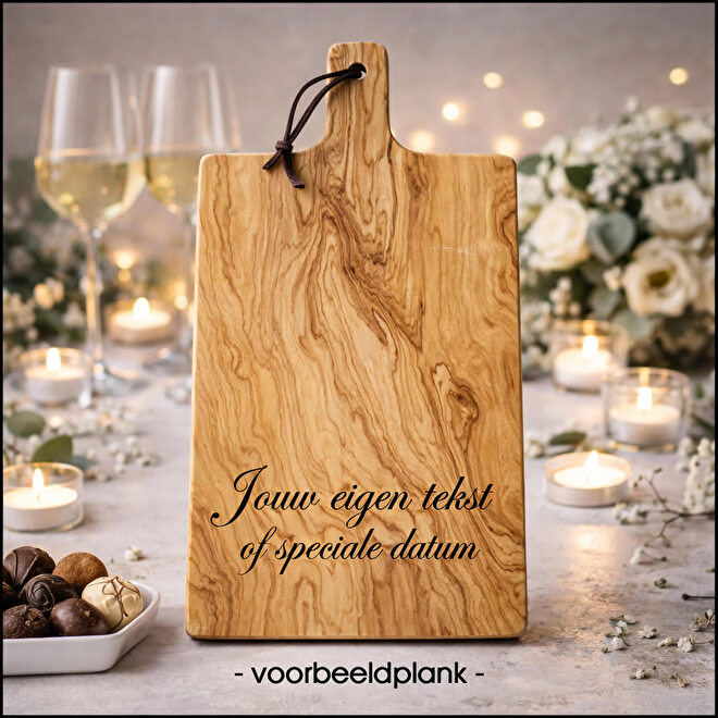 Houten Borrelplank Cadeau met persoonlijke tekst of naam in sierlijk lettertype