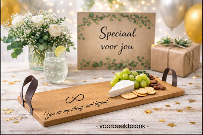 Bestel een gepersonaliseerde Borrelplank met naam of tekst. Vul aan met een mooi symbool of logo en geef het perfecte cadeau voor een jarige of jubileum.