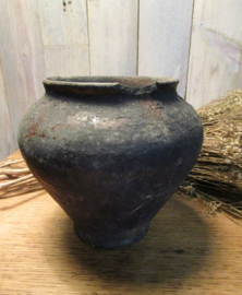 Oude terracotta pot (16 cm)