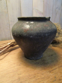 Oude terracotta pot (16 cm)