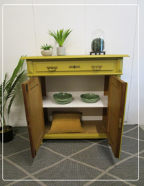 Okergele vintage commode