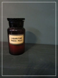 Oude  apothekers pot met label  "Liquiritiae Radix Pulv" (21 cm)