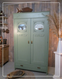 Groene Art Deco kast, linnenkast