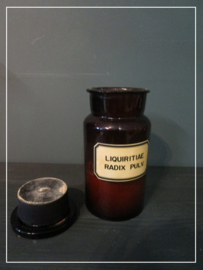 Oude  apothekers pot met label  "Liquiritiae Radix Pulv" (21 cm)