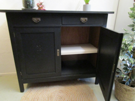 Zwarte vintage commode