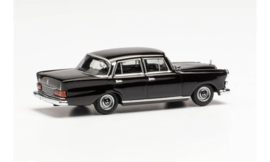 H420457 Mercedes Benz 200 Heckflosse zwart 1:87