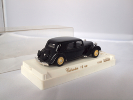 Solido 4032 Traction Avant 15 zwart 1:43