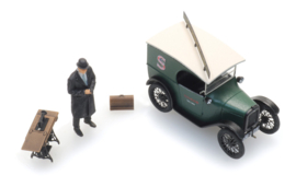 387.531 Austin7 van Singer + verkoper HO 1:87