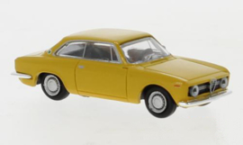 BRE 29751 Alfa Romeo Guilia Sprint GT geel 1:87