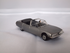 NOREV Citroen SM Presidentielle met chauffeur 1:43