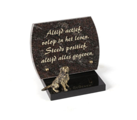 Monument met bronzen hondje  15x20cm  en met eigen tekst