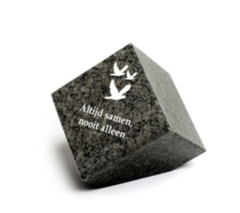 Massief blok (duiven) met eigen tekst | 9x9x9cm