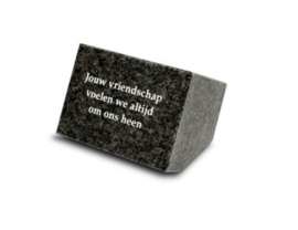 Massief blok + eigen tekst 8x11x8cm