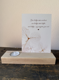 een lichtje.....  met houten houder en waxinelichtje