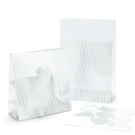 Treat bags silver hearts (8pcs)