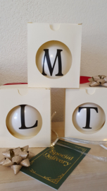 Kerstbal wit met letter