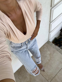 Mom Fit Holes Jeans