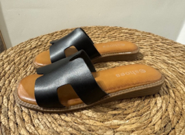 Slippers / Muiltjes  zwart