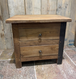 Teak houten nachtkastje met lades