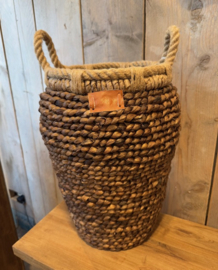 Hoge rotan  mand vaas met handgrepen