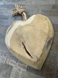 Robuust houten hart aan touw